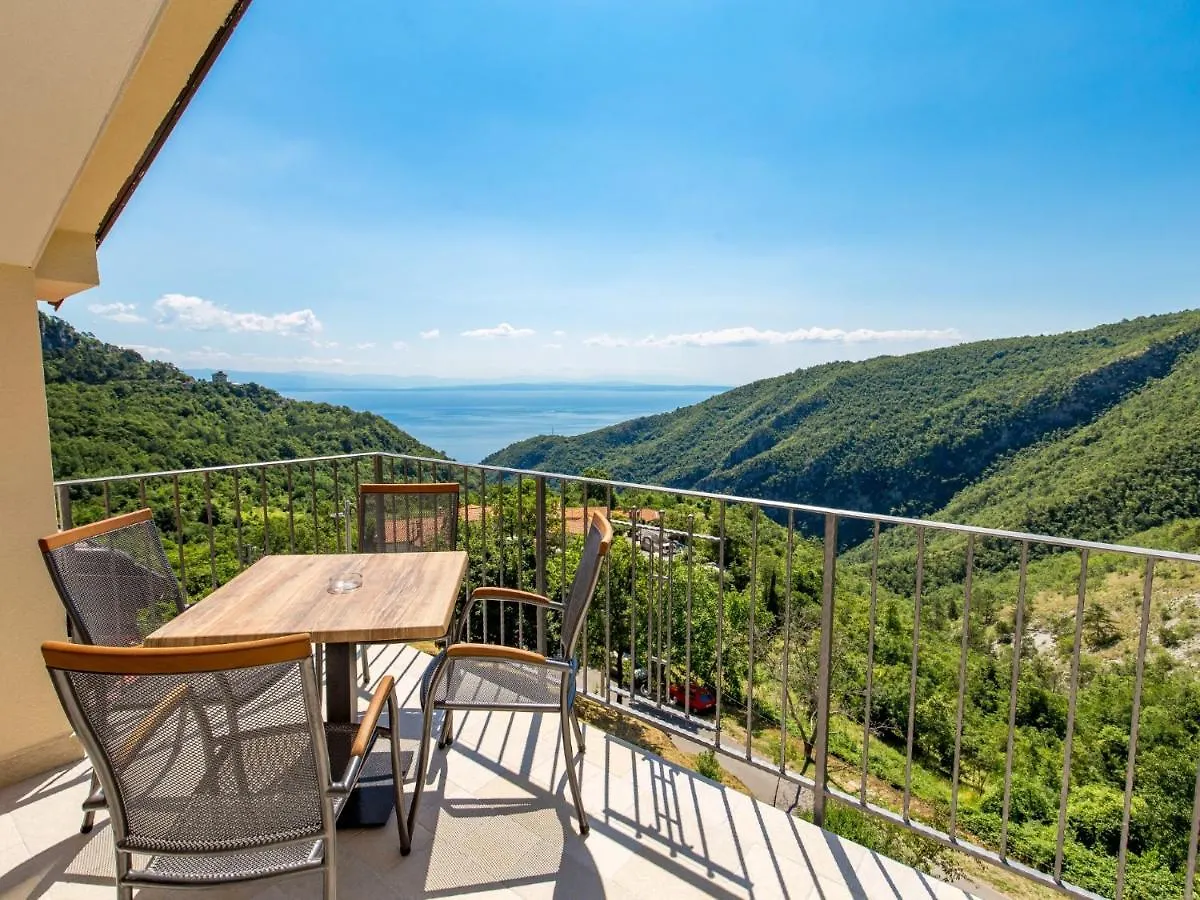 Pansion Villa Betina Lovran 4*,  Hırvatistan