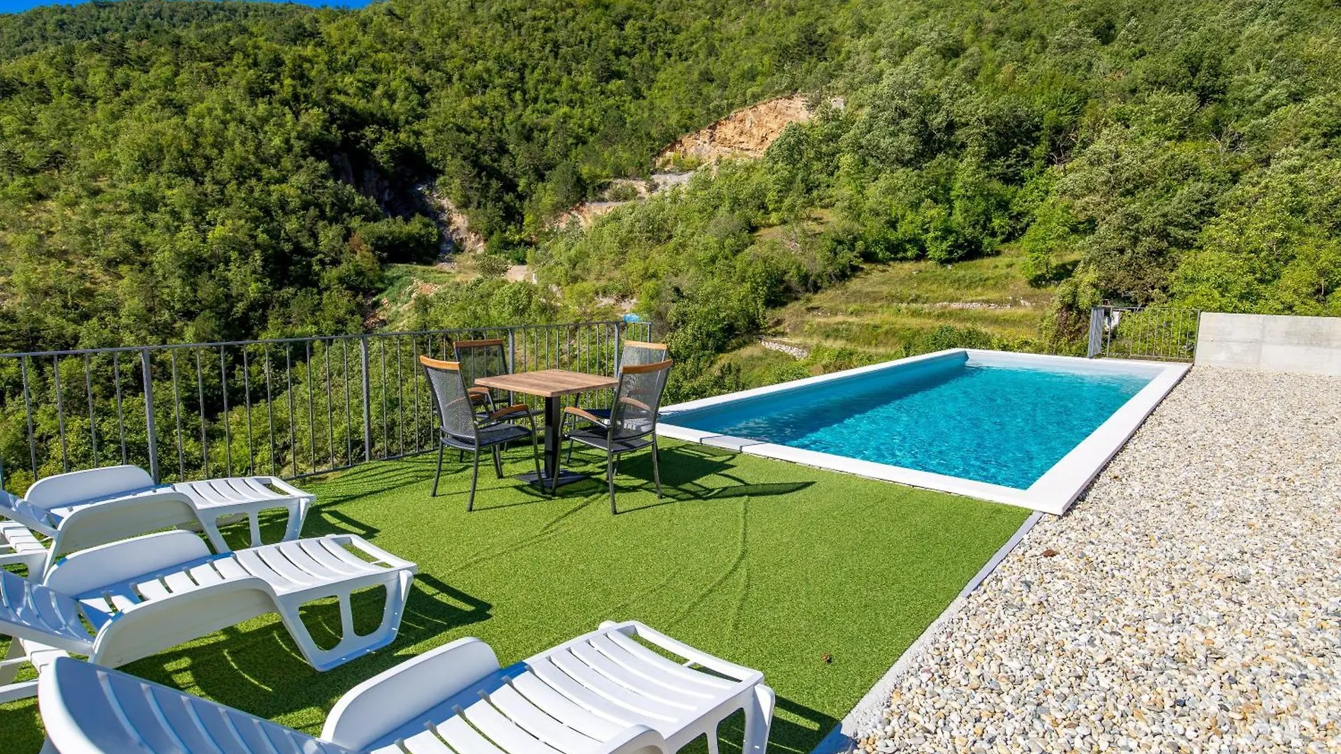 **** Konukevi Pansion Villa Betina Lovran Hırvatistan