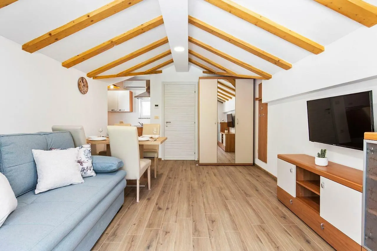 Pansion Villa Betina Lovran 4*,  Hırvatistan